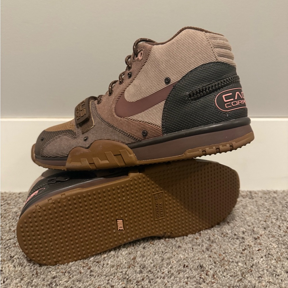 Nike Men's Brown and Black Sneakers